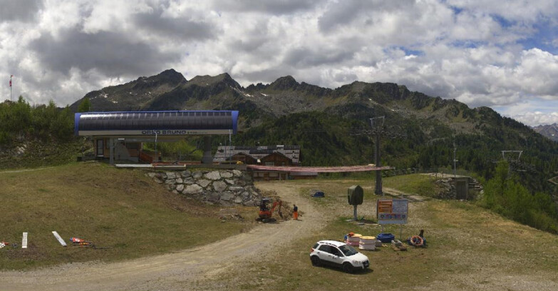 Webcam Ski area Campiglio Dolomiti di Brenta Val di Sole Val Rendena - Seggiovia Orso Bruno 