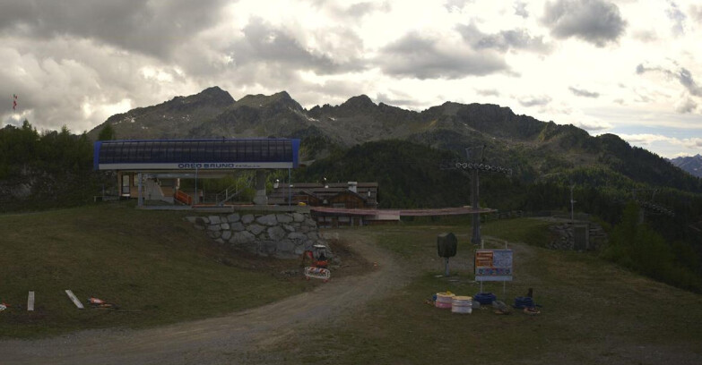 Webcam Ski area Campiglio Dolomiti di Brenta Val di Sole Val Rendena - Seggiovia Orso Bruno 