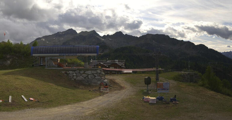 Webcam Ski area Campiglio Dolomiti di Brenta Val di Sole Val Rendena - Seggiovia Orso Bruno 