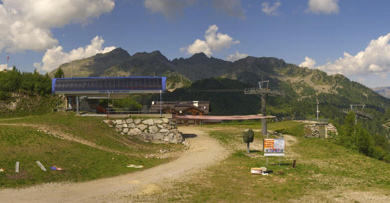 Webcam Skiarea Campiglio Dolomiti di Brenta Val di Sole Val Rendena - Seggiovia Orso Bruno 