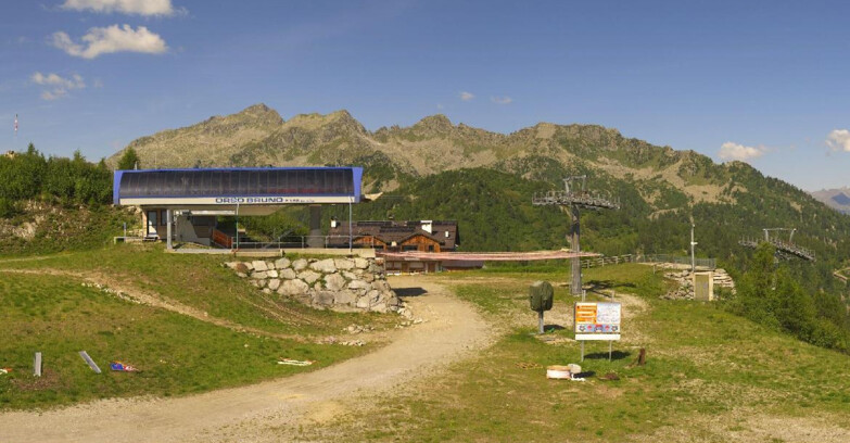 Webcam Ski area Campiglio Dolomiti di Brenta Val di Sole Val Rendena - Seggiovia Orso Bruno 
