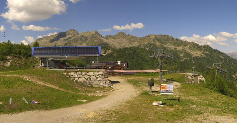 Webcam Ski area Campiglio Dolomiti di Brenta Val di Sole Val Rendena - Seggiovia Orso Bruno 