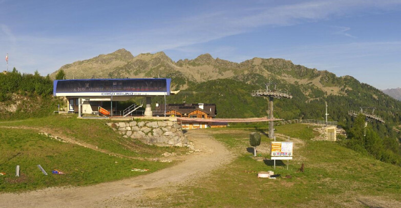 Webcam Ski area Campiglio Dolomiti di Brenta Val di Sole Val Rendena - Seggiovia Orso Bruno 
