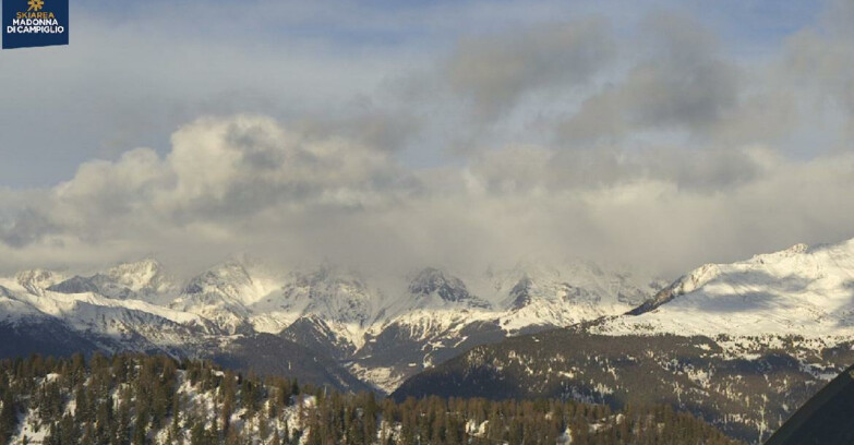 Webcam Folgarida-Marilleva  (Skiarea Campiglio Dolomiti di Brenta - Val di Sole Val Rendena) - Gruppo Ortles-Cevedale 