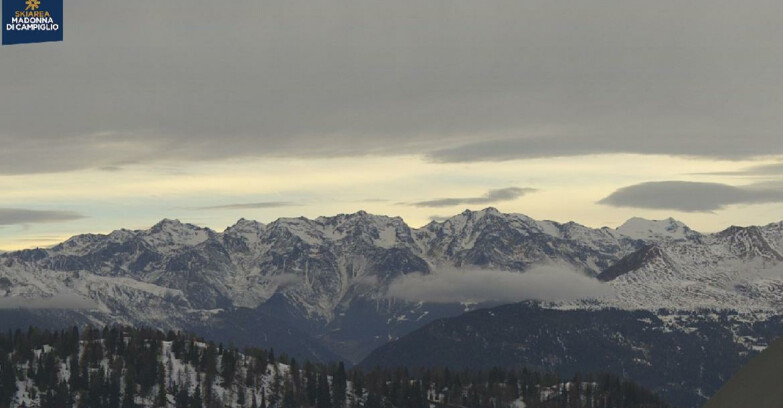 Webcam Folgarida-Marilleva  (Skiarea Campiglio Dolomiti di Brenta - Val di Sole Val Rendena) - Gruppo Ortles-Cevedale 