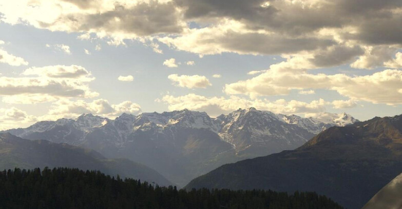 Webcam Folgarida-Marilleva  (Skiarea Campiglio Dolomiti di Brenta - Val di Sole Val Rendena) - Gruppo Ortles Cevedale 