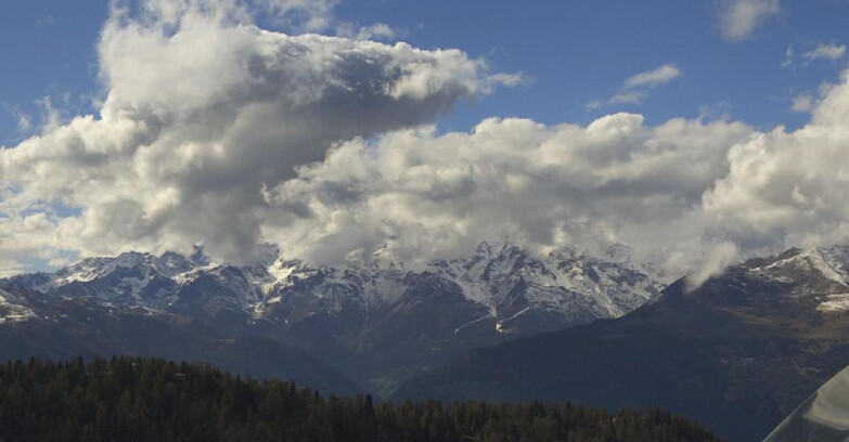 Webcam Folgarida-Marilleva  (Skiarea Campiglio Dolomiti di Brenta - Val di Sole Val Rendena) - Gruppo Ortles Cevedale  
