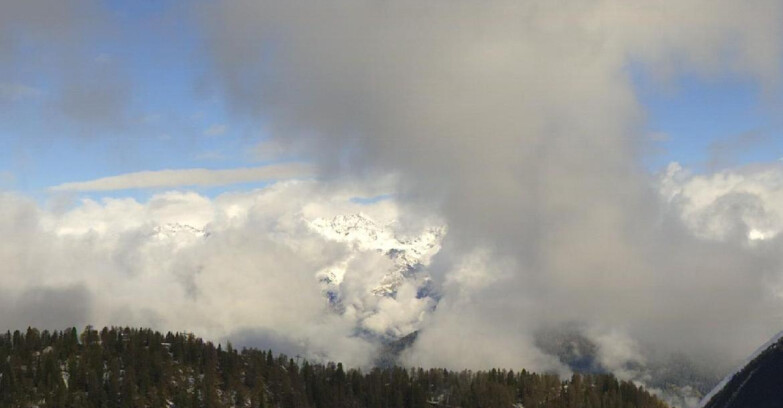 Webcam Folgarida-Marilleva  (Skiarea Campiglio Dolomiti di Brenta - Val di Sole Val Rendena) - Gruppo Ortles Cevedale  