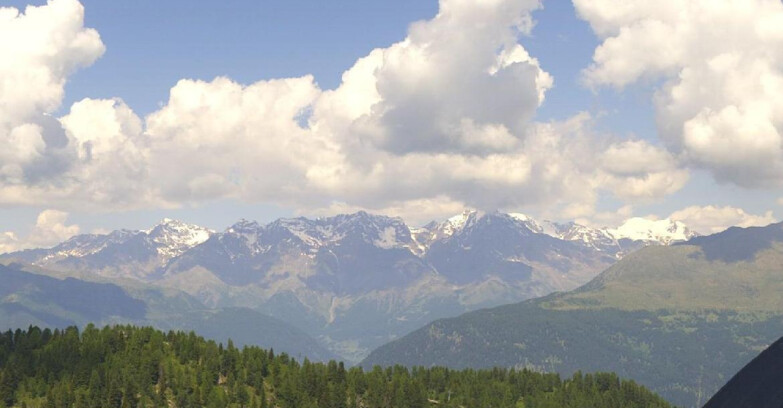 Webcam Folgarida-Marilleva  (Skiarea Campiglio Dolomiti di Brenta - Val di Sole Val Rendena) - Gruppo Ortles Cevedale 