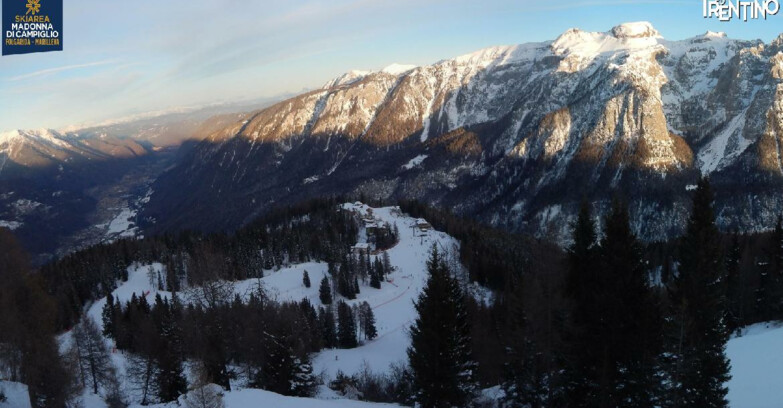 Webcam Ski area Campiglio Dolomiti di Brenta Val di Sole Val Rendena - Folgarida Malghet Aut 