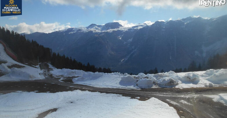 Webcam Skiarea Campiglio Dolomiti di Brenta Val di Sole Val Rendena - Pista delle Rocce - Folgarida
