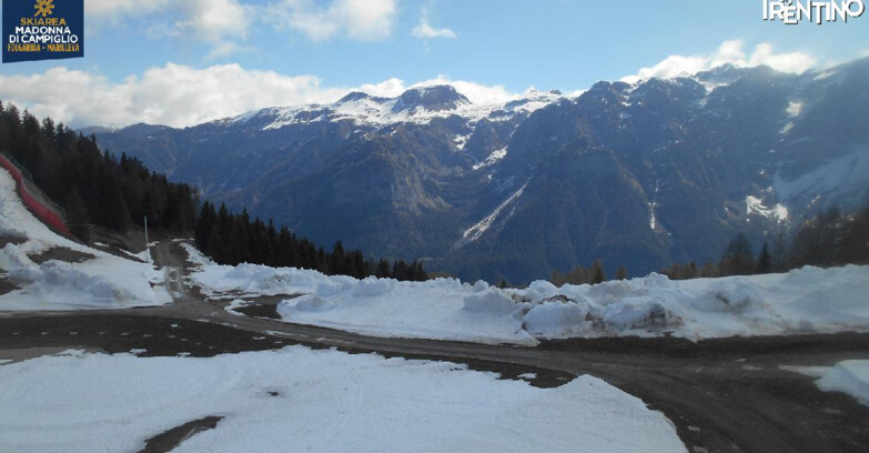 Webcam Skiarea Campiglio Dolomiti di Brenta Val di Sole Val Rendena - Pista delle Rocce - Folgarida