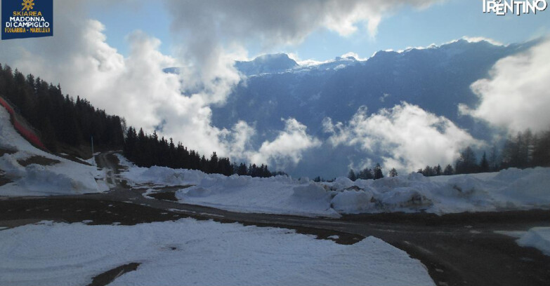 Webcam Skiarea Campiglio Dolomiti di Brenta Val di Sole Val Rendena - Pista delle Rocce - Folgarida