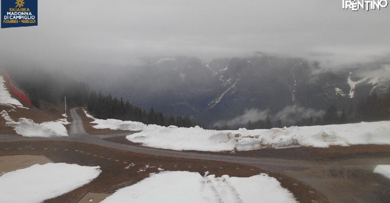 Webcam Folgarida-Marilleva  (Skiarea Campiglio Dolomiti di Brenta - Val di Sole Val Rendena) - Pista delle Rocce - Folgarida