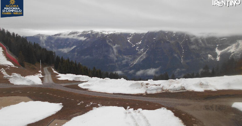 Webcam Folgarida-Marilleva  (Skiarea Campiglio Dolomiti di Brenta - Val di Sole Val Rendena) - Pista delle Rocce - Folgarida