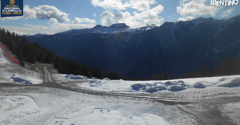Webcam Skiarea Campiglio Dolomiti di Brenta Val di Sole Val Rendena - Pista delle Rocce - Folgarida