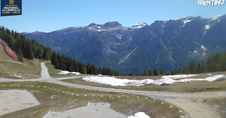 Webcam Folgarida-Marilleva  (Skiarea Campiglio Dolomiti di Brenta - Val di Sole Val Rendena) - Pista delle Rocce - Folgarida