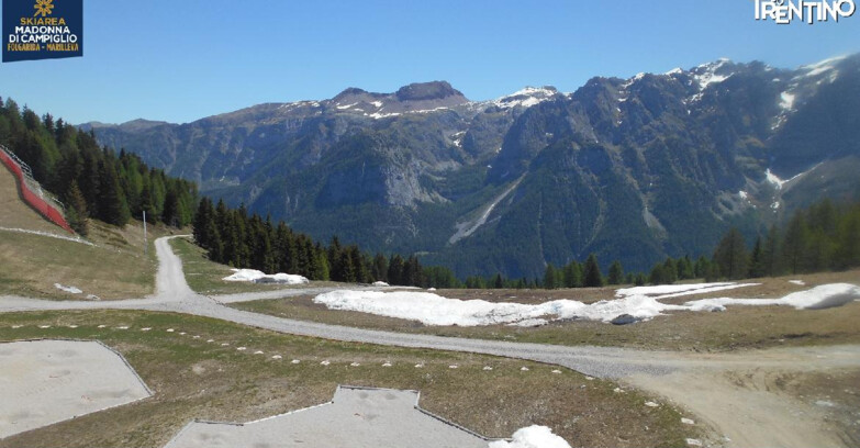 Webcam Folgarida-Marilleva  (Skiarea Campiglio Dolomiti di Brenta - Val di Sole Val Rendena) - Pista delle Rocce - Folgarida