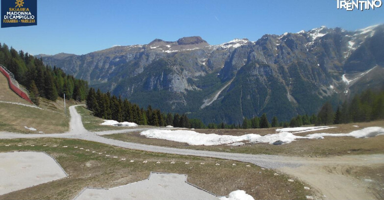 Webcam Folgarida-Marilleva  (Skiarea Campiglio Dolomiti di Brenta - Val di Sole Val Rendena) - Pista delle Rocce - Folgarida