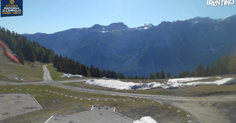 Webcam Folgarida-Marilleva  (Skiarea Campiglio Dolomiti di Brenta - Val di Sole Val Rendena) - Pista delle Rocce - Folgarida