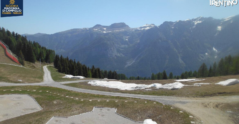 Webcam Folgarida-Marilleva  (Skiarea Campiglio Dolomiti di Brenta - Val di Sole Val Rendena) - Pista delle Rocce - Folgarida