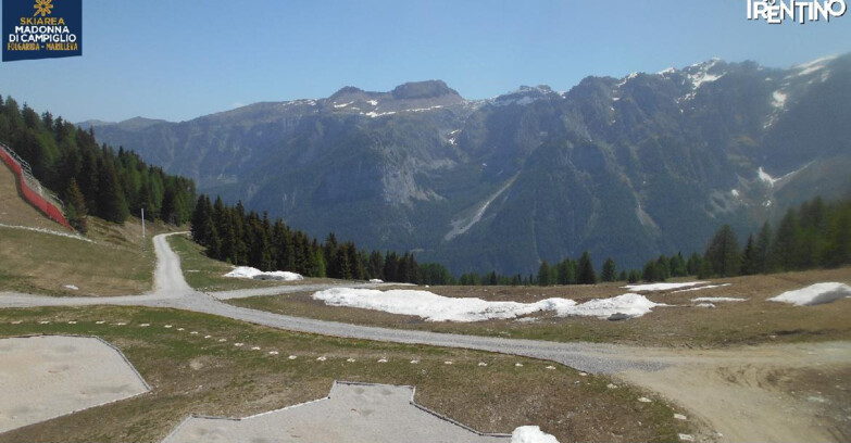 Webcam Folgarida-Marilleva  (Skiarea Campiglio Dolomiti di Brenta - Val di Sole Val Rendena) - Pista delle Rocce - Folgarida