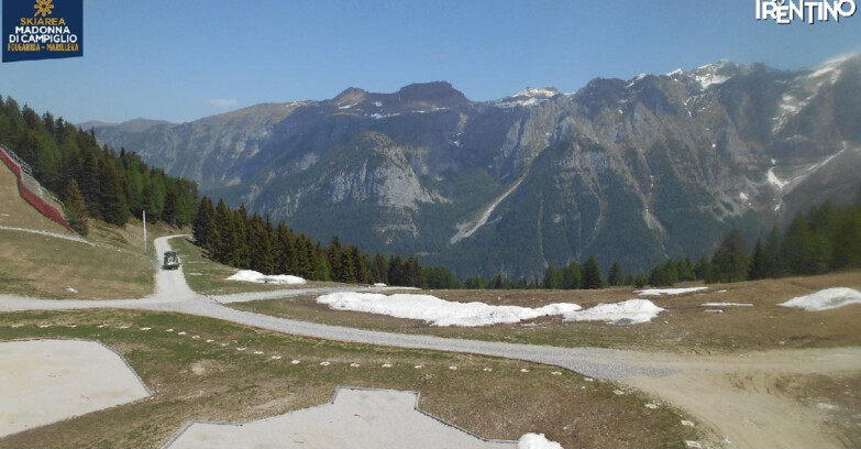 Webcam Folgarida-Marilleva  (Skiarea Campiglio Dolomiti di Brenta - Val di Sole Val Rendena) - Pista delle Rocce - Folgarida