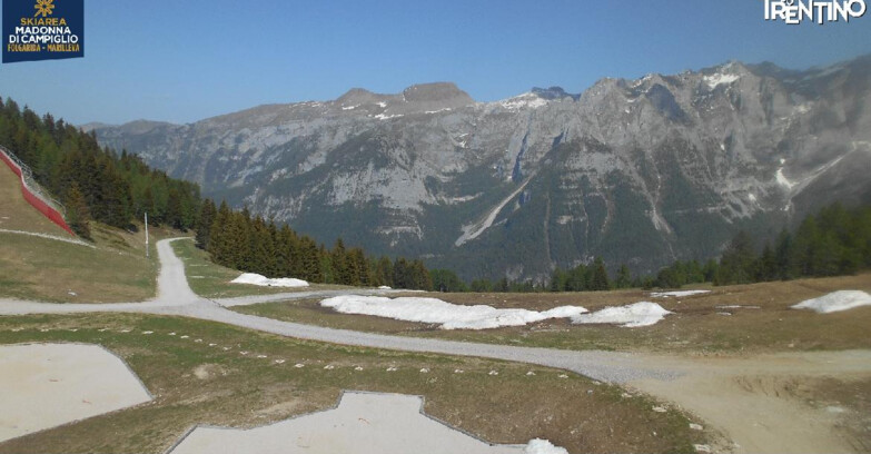 Webcam Folgarida-Marilleva  (Skiarea Campiglio Dolomiti di Brenta - Val di Sole Val Rendena) - Pista delle Rocce - Folgarida