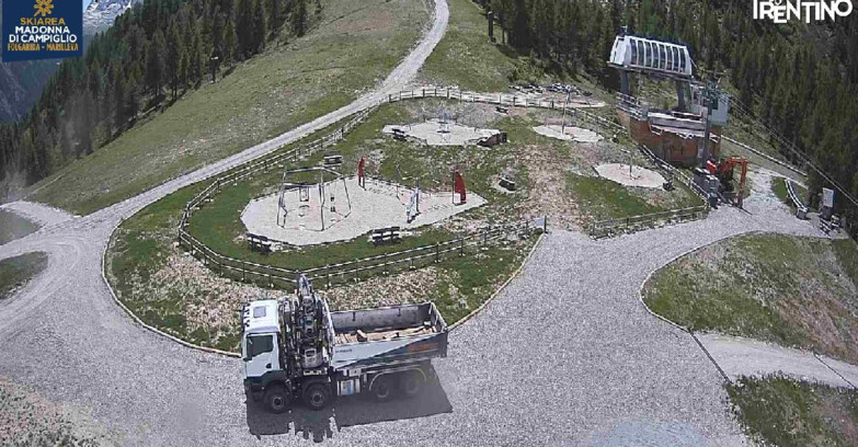 Webcam Folgarida-Marilleva  (Skiarea Campiglio Dolomiti di Brenta - Val di Sole Val Rendena) - Pista delle Rocce - Folgarida