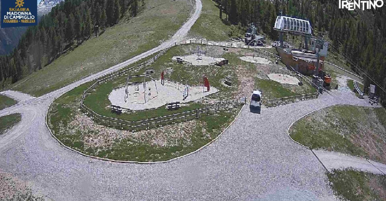Webcam Folgarida-Marilleva  (Skiarea Campiglio Dolomiti di Brenta - Val di Sole Val Rendena) - Pista delle Rocce - Folgarida