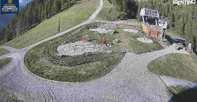 Webcam Folgarida-Marilleva  (Skiarea Campiglio Dolomiti di Brenta - Val di Sole Val Rendena) - Pista delle Rocce - Folgarida