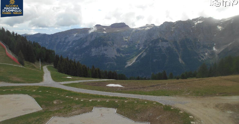 Webcam Skiarea Campiglio Dolomiti di Brenta Val di Sole Val Rendena - Pista delle Rocce - Folgarida