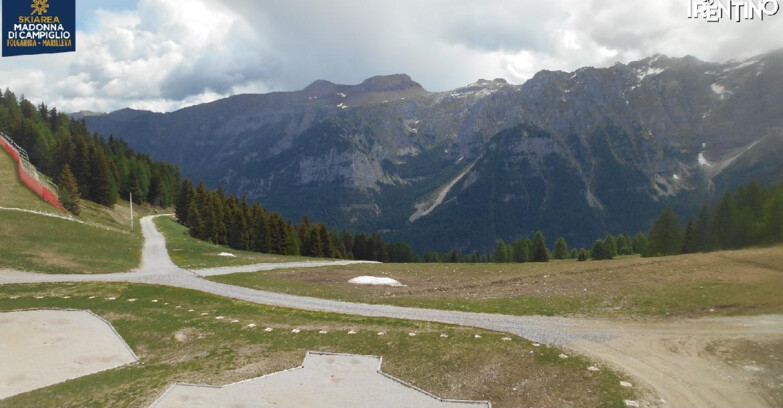 Webcam Skiarea Campiglio Dolomiti di Brenta Val di Sole Val Rendena - Pista delle Rocce - Folgarida