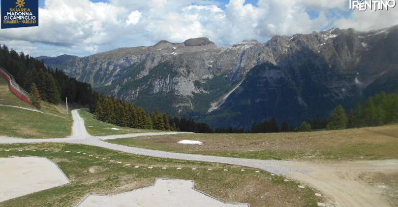 Webcam Skiarea Campiglio Dolomiti di Brenta Val di Sole Val Rendena - Pista delle Rocce - Folgarida