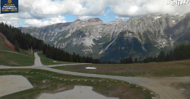Webcam Skiarea Campiglio Dolomiti di Brenta Val di Sole Val Rendena - Pista delle Rocce - Folgarida