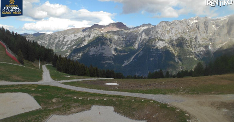 Webcam Skiarea Campiglio Dolomiti di Brenta Val di Sole Val Rendena - Pista delle Rocce - Folgarida