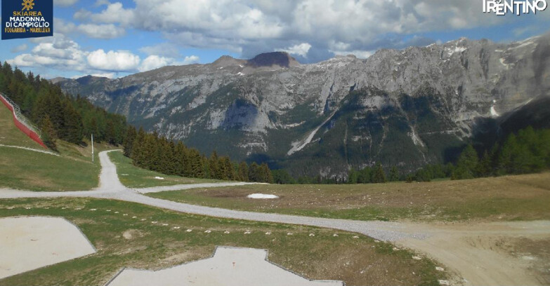 Webcam Skiarea Campiglio Dolomiti di Brenta Val di Sole Val Rendena - Pista delle Rocce - Folgarida