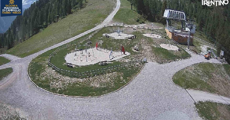 Webcam Skiarea Campiglio Dolomiti di Brenta Val di Sole Val Rendena - Pista delle Rocce - Folgarida