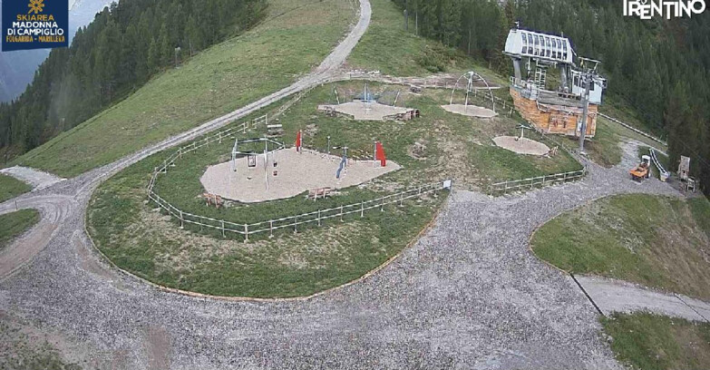 Webcam Skiarea Campiglio Dolomiti di Brenta Val di Sole Val Rendena - Pista delle Rocce - Folgarida