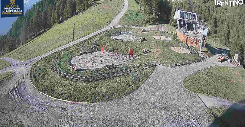 Webcam Skiarea Campiglio Dolomiti di Brenta Val di Sole Val Rendena - Pista delle Rocce - Folgarida