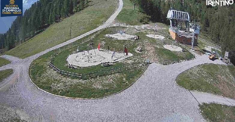 Webcam Skiarea Campiglio Dolomiti di Brenta Val di Sole Val Rendena - Pista delle Rocce - Folgarida
