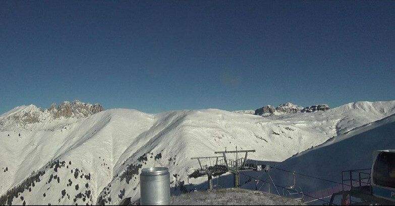 Webcam Pozza di Fassa-Aloch-Buffaure  - Pala del Geiger, sullo sfondo il Pordoi