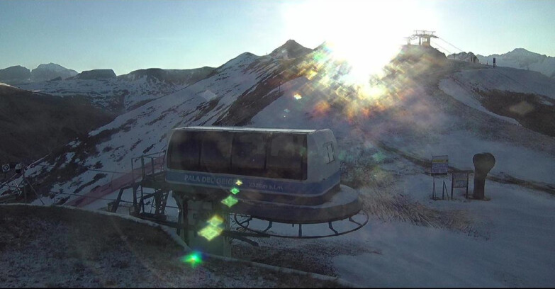 Webcam Pozza di Fassa-Aloch-Buffaure - Pala del Geiger, sullo sfondo il Pordoi