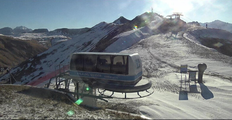 Webcam Pozza di Fassa-Aloch-Buffaure - Pala del Geiger, sullo sfondo il Pordoi