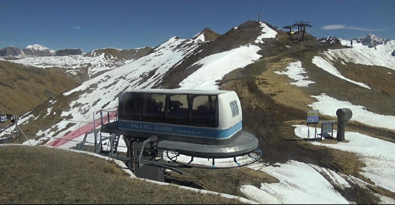 Webcam Pozza di Fassa-Aloch-Buffaure - Pala del Geiger, sullo sfondo il Pordoi