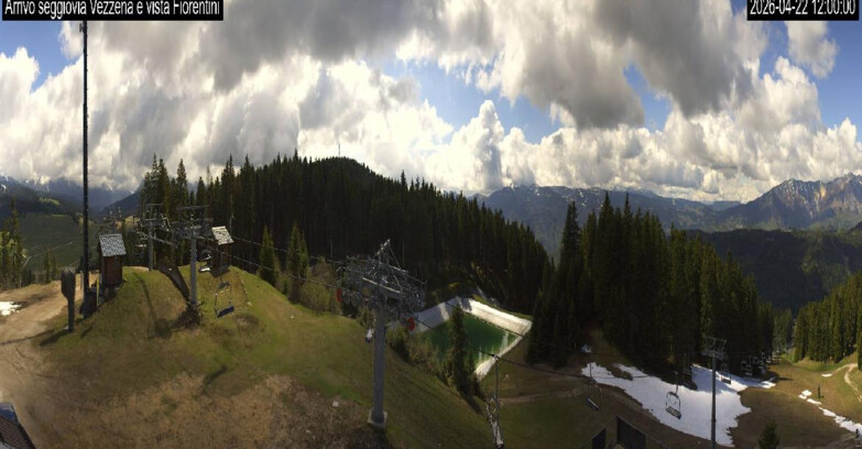 Webcam Lavarone - Chair lift Laghetto 