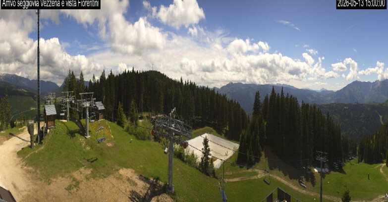 Webcam Ski area Lavarone - Arrivo seggiovia Laghetto
