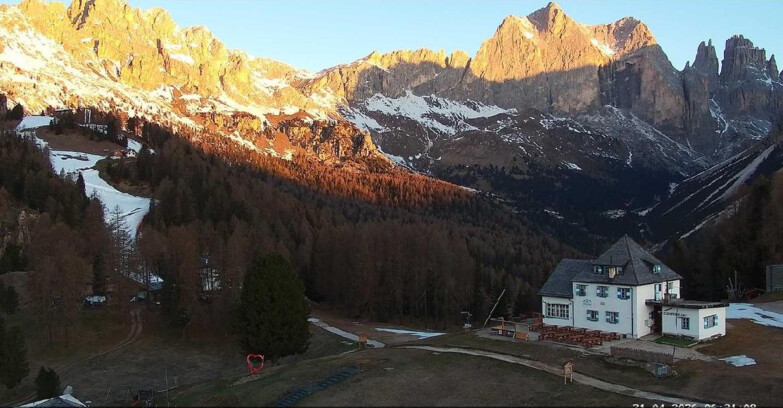 Webcam Vigo di Fassa-Pera-Ciampedìe - Vigo - Roda de Vael -Dolomiti di Fassa