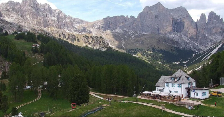 Webcam Vigo di Fassa-Pera-Ciampedìe - Vigo - Roda de Vael -Dolomiti di Fassa