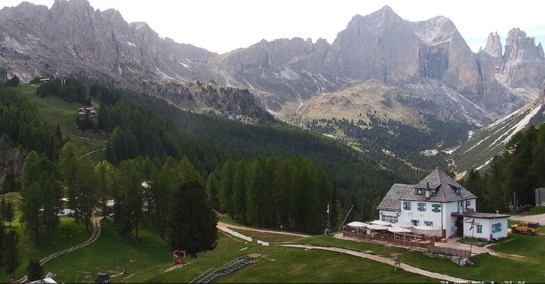Webcam Vigo di Fassa-Pera-Ciampedìe - Vigo - Roda de Vael -Dolomiti di Fassa